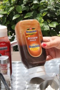 Una de las salsas inglesas que ofrecen "Brown Sauce"