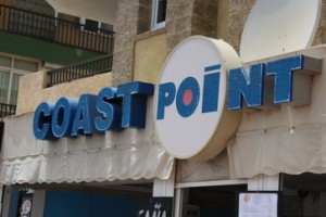 Letrero del bar restaurante Coast Point. Una de las pocas fotos que se han librado del accidente.