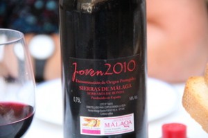 Se trata de un vino joven, con denominación de origen.