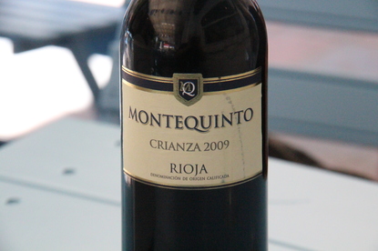 Botellita de medio litro de Montequinto, crianza de Rioja 5€