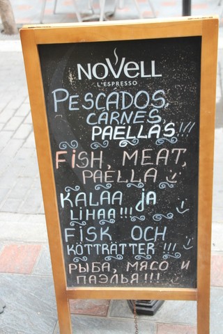 Pescados, carnes, paellas en inglés y en finés