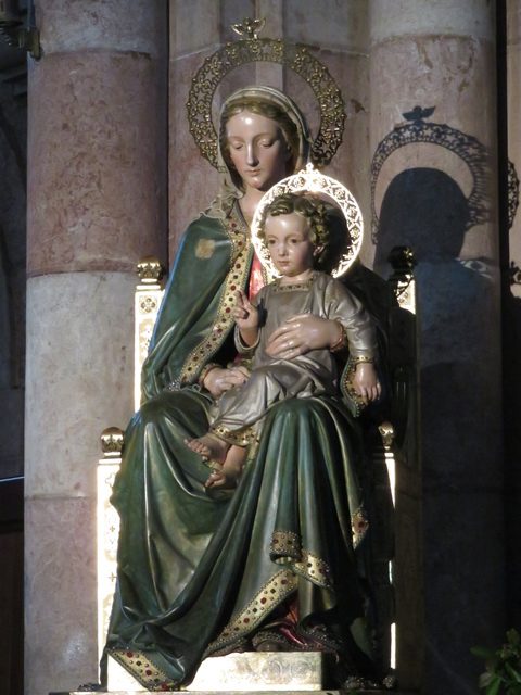 Virgen con niño del escultor masó.
