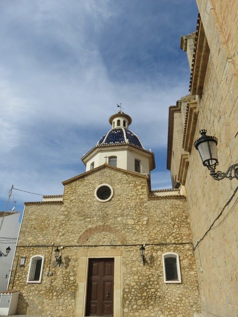 Iglesia vista desde otro ángulo.