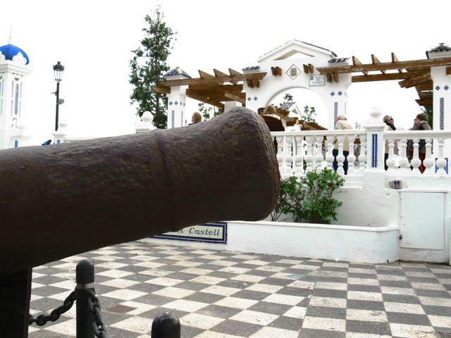 Cañón en la Plaza del Castillo