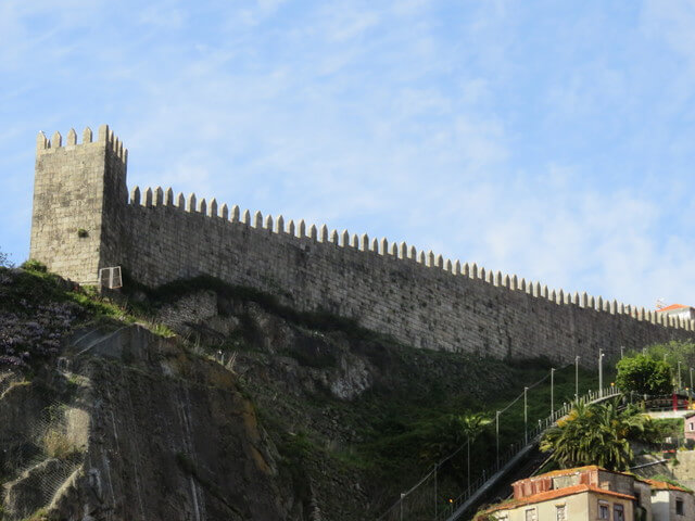 Las murallas de Opoertoi. 